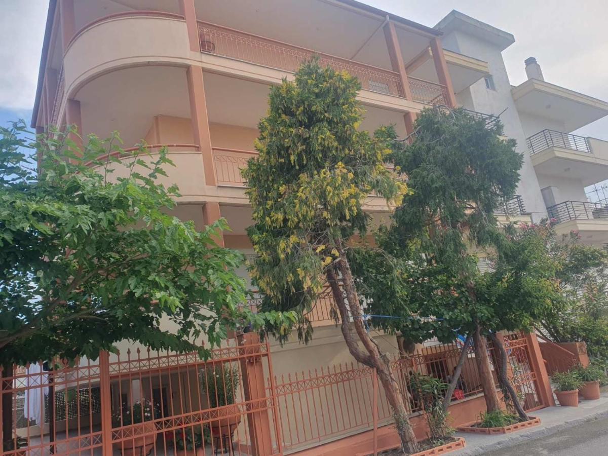 Elle Apartment By Alp Hospitality Services Nea Kallikrateia المظهر الخارجي الصورة